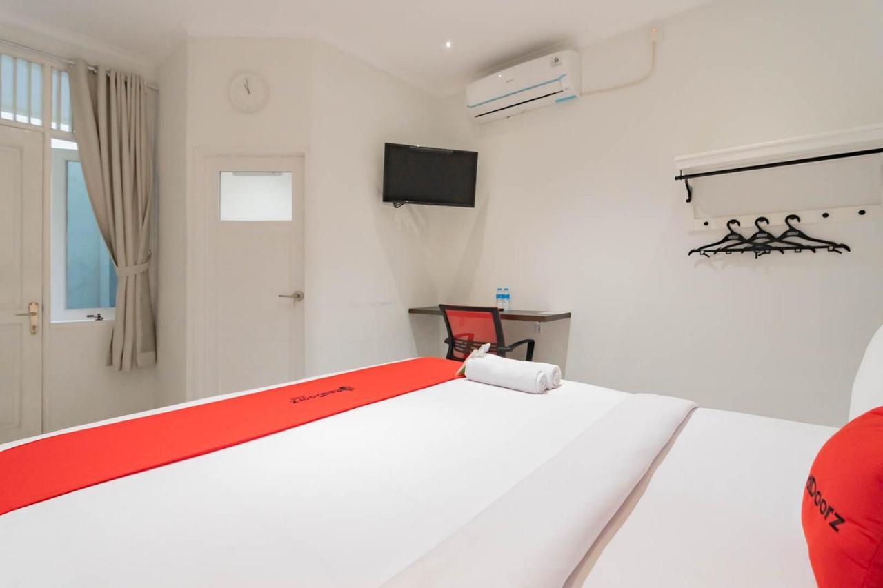 Reddoorz Plus @ Pakuan Residence Tajur Bogor Exterior photo